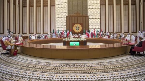 الكويت تدعو قطر لحضور القمة الخليجية المقررة الأسبوع المقبل