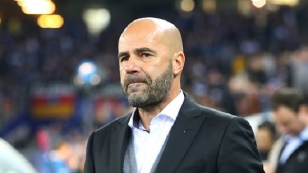 دورتموند يقيل مدربه رسمياً