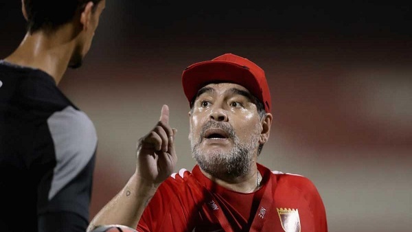 اتحاد الكرة الإماراتي يعاقب مارادونا
