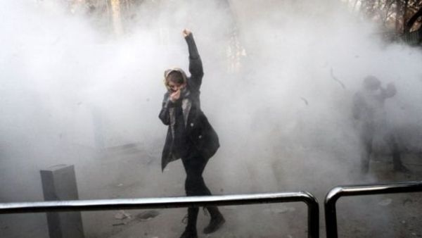 استمرار الاحتجاجات في ايران لليوم الثالث