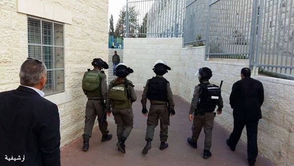 وقفة احتجاجية لطلاب مدرسة "النخبة" المغلقة بالقدس