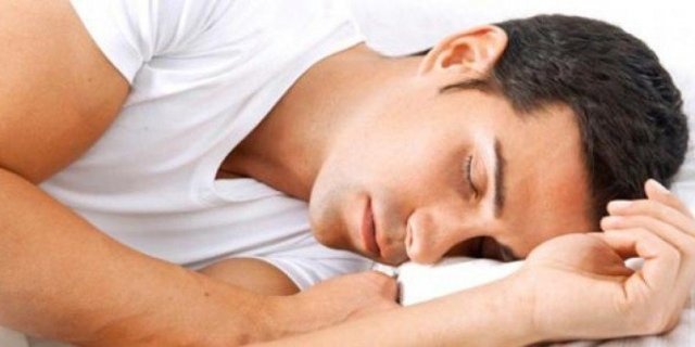 لماذا يسيل اللعاب من فمك أثناء النوم