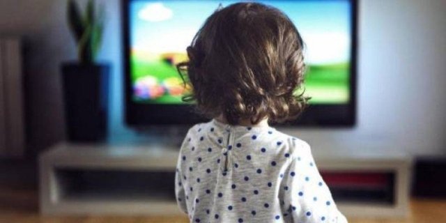 مشاهدة التلفزيون تصيب الأطفال بالسكري