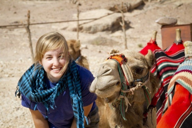 العرب في مقدمة أكثر 10 دول لطفا مع الغرباء