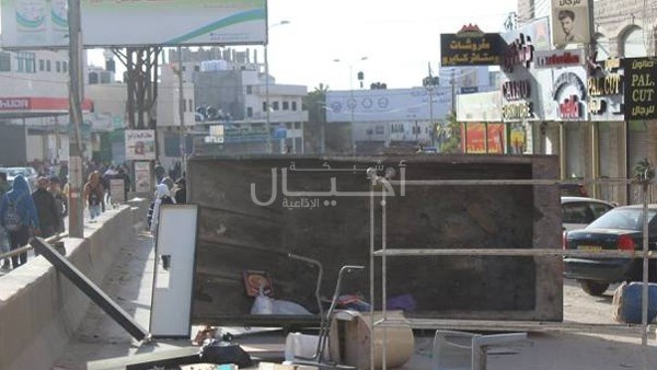 كتائب الاقصى بـقلنديا تهدد باغلاق شارع القدس رام الله الأسبوع القادم