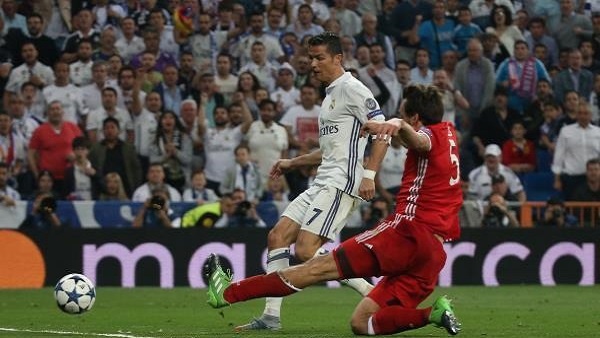 مدرب مدريد الأسبق: رونالدو سيبقى يتعرض لصافرات الإستهجان