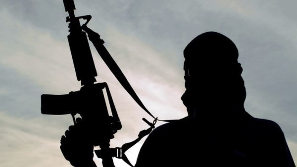 داعش يعدم 19 مدنياً ويحرقهم في دير الزور