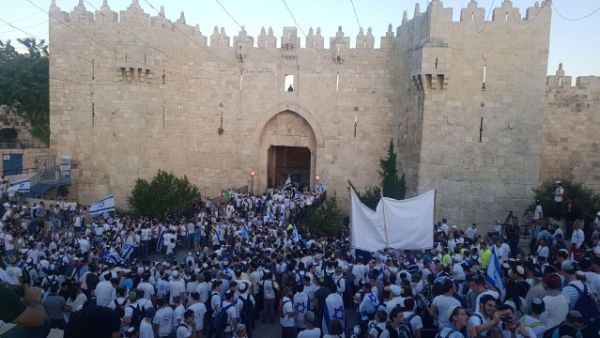 مسيرة استفزازية في ذكرى احتلال شطري القدس