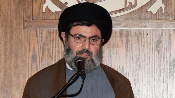 لأول مرة.. السعودية تدرج قيادياً بحزب الله على لائحة الإرهاب