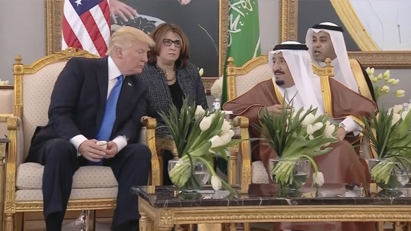 سلمان: زيارة ترامب ستحقق الأمن والاستقرار للعالم