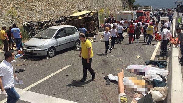 20 قتيلاً بحادث حافلة في تركيا