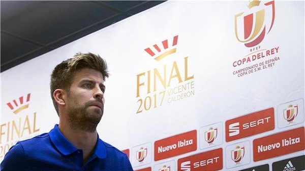 من جديد.. بيكيه يستفز ريـال مدريد