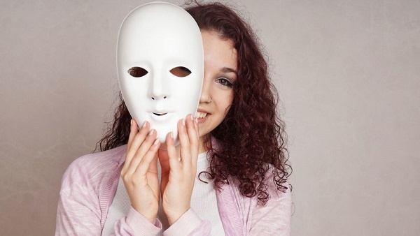 لماذا يضحك بعض الأشخاص أكثر من غيرهم؟