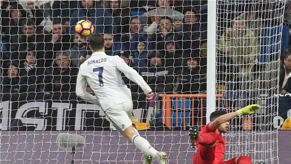 هل يرحل رونالدو عن القلعة المدريدية؟