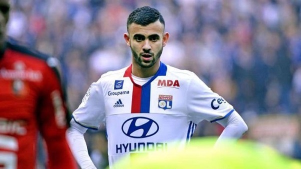 لاعب جزائري على رادار روما