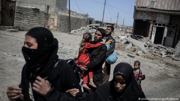 داعش يحتجز أكثر من 100 ألف مدني في الموصل