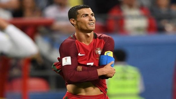 رونالدو خارج التشكيلة المثالية لكأس القارات