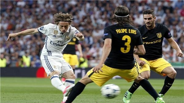 مودريتش سيرتدي قميص "اللعنة" بريـال مدريد