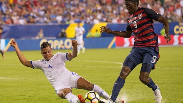 ظاهرة العض تعود من جديد للملاعب