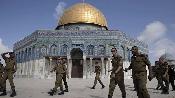 رئيس لجنة المرابطين بالقدس:آليات الاحتلال تعيث فسادا في الأقصى
