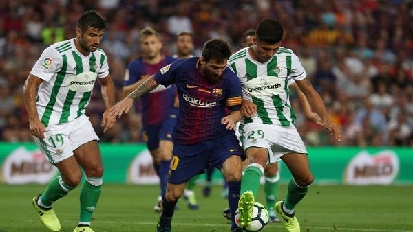 برشلونة يبدأ مشواره  بانتصار على بيتيس