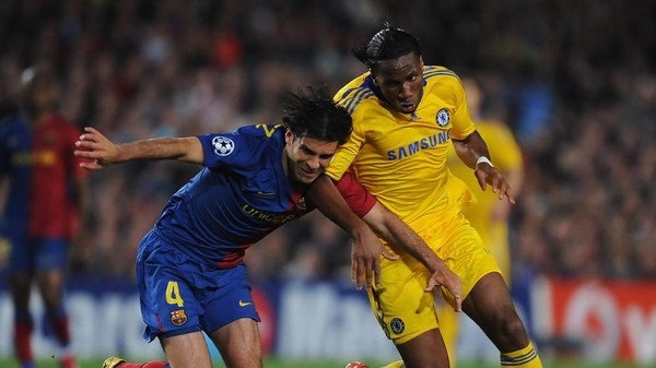 معاقبة لاعب برشلونة الأسبق بسبب تهريب المخدرات