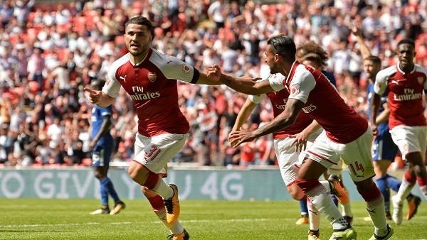 أرسنال يتوج بكأس الدرع على حساب تشيلسي