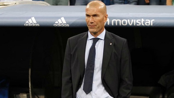 زيدان يجدد عقده مع ريـال مدريد دون مفاوضات