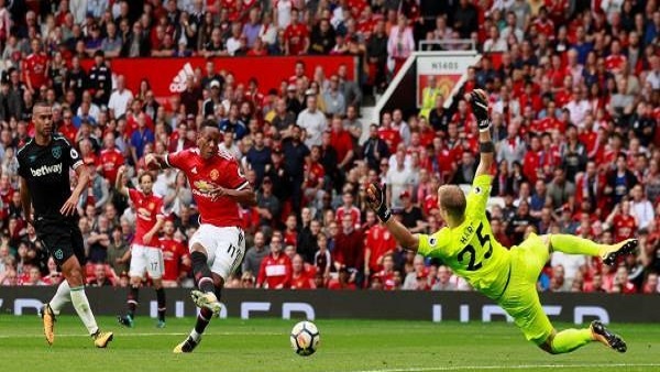 مانشستر يونايتد يضرب بقوة باختباره الأول بالدوري