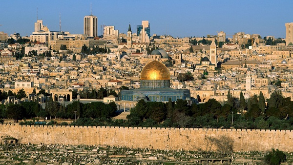 الرئيس يحذر من مخططات بناء كنيس في القدس