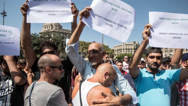 مئات المسلمين يتظاهرون ضد الإرهاب في برشلونة