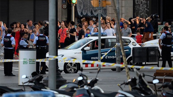 اعتقال شخص ثالث يتصل بهجومي برشلونة وكامبريلس