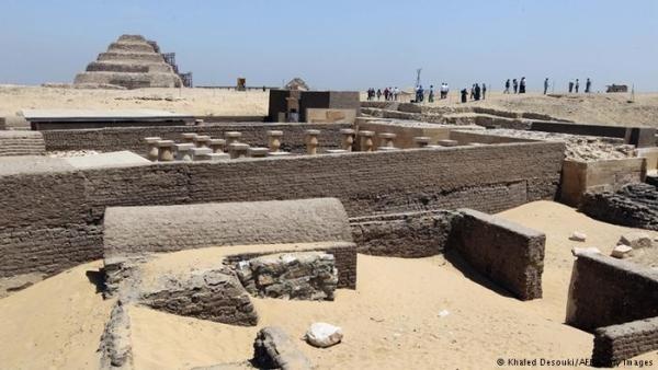 مصر: اكتشاف ثلاث مقابر من العصر البطلمي