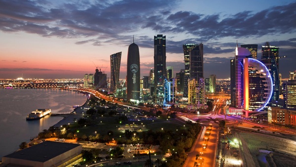 قطر: قانون يمنح الإقامة الدائمة لأجانب