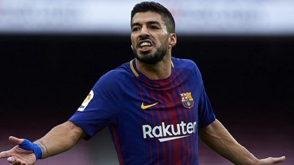 أطباء برشلونة يرفضون خضوع سواريز لعملية جراحية
