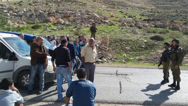 الاحتلال يحتجز عشرات السيارات بالنفق المؤدي لقرى شمال غرب القدس