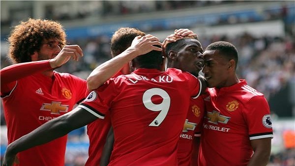 مانشستر يونايتد مهتم بالحصول على خدمات لاعب جزائري