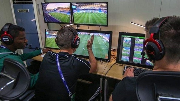 الفيفا يقرر استخدام تكنولوجيا الحكم المساعد بالمونديال