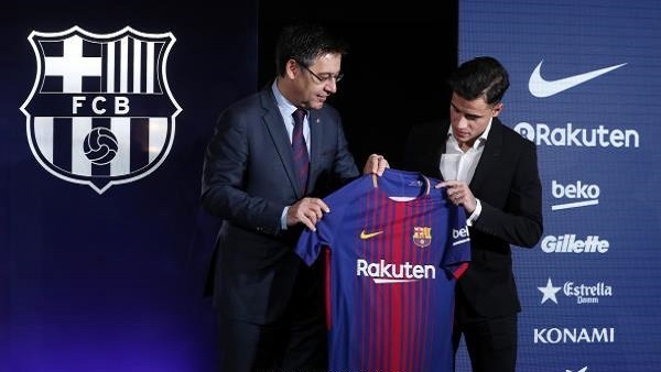 برشلونة يقدم كوتينيو رسمياً لوسائل الإعلام