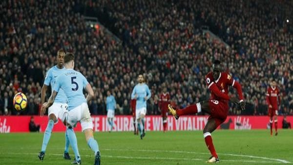 ليفربول يلحق الهزيمة الأولى بمانشستر سيتي بالدوري