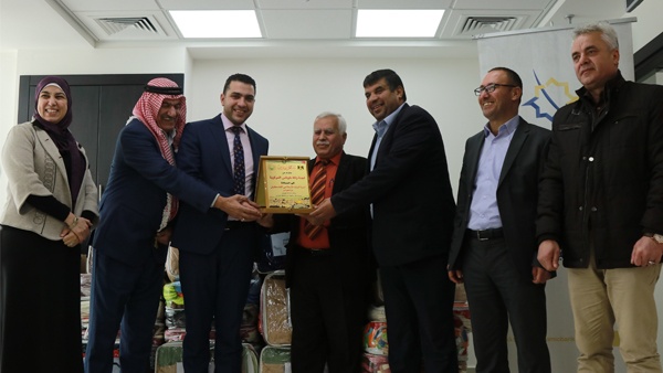 الاسلامي الفلسطيني يقدم تبرعات عينية للمحافظة ولجنة زكاة طوباس