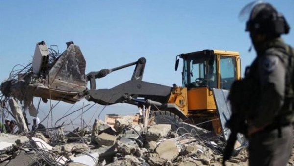 الاحتلال يهدم منزلاً في بيت حنينا بالقدس