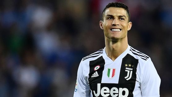 أليغري يعتبر رونالدو الأحق في الكرة الذهبية