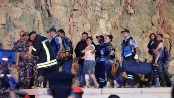 الأردن: توقيف 8 أشخاص على خلفية فاجعة البحر الميت