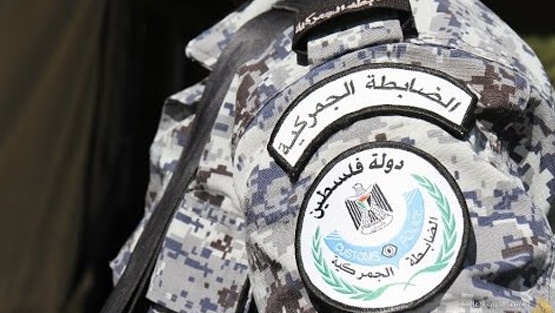 الاحتلال يعتقل عنصرين من الضابطة الجمركية في سلفيت