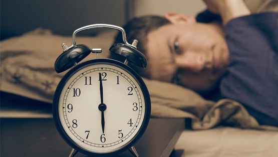 كيف تستيقظ من النوم دون المنبه؟