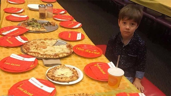 لم يحضروا عيد ميلاده.. ففطر قلوب الملايين