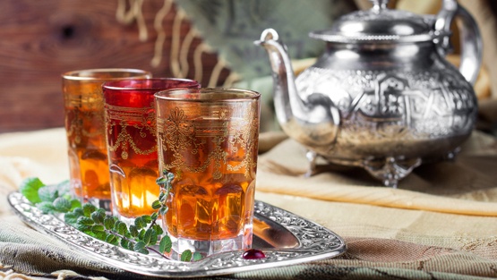 الشاي بعد الغداء.. ماذا يفعل في جسمك؟