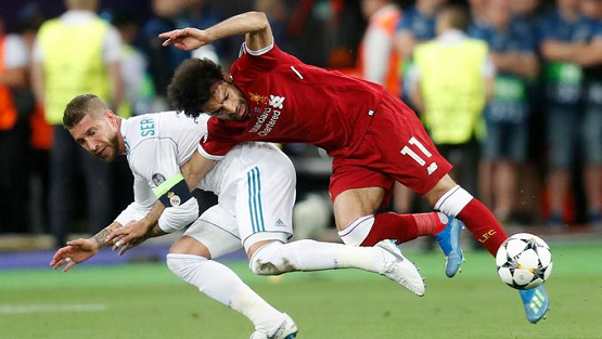 مدافع ليفربول: أزمة صلاح وراموس انتهت