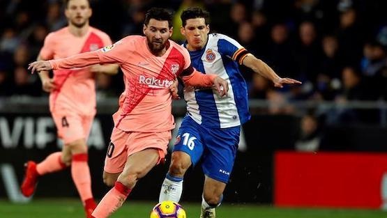 برشلونة يحسم ديربي كتالونيا أمام إسبانيول